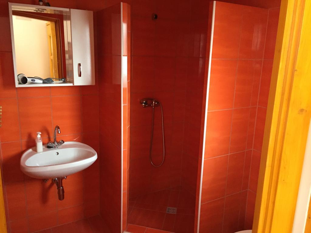 AQUA Thermal Sóterápia és Apartmanház Püspökladány Habitación foto