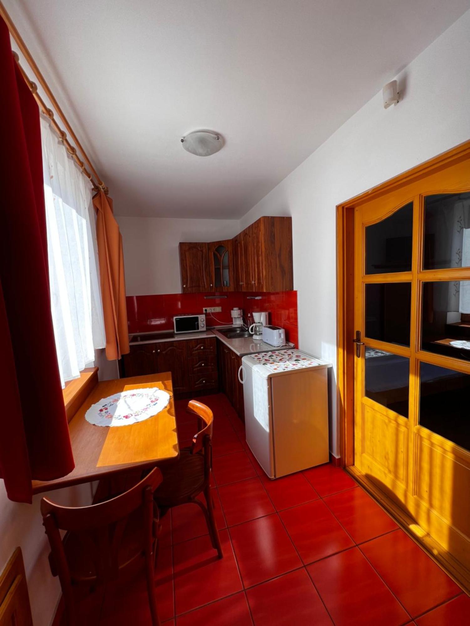 AQUA Thermal Sóterápia és Apartmanház Püspökladány Exterior foto